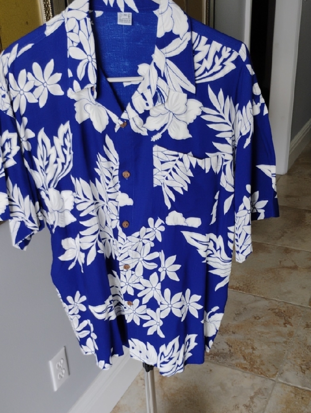 Men's Blue & White Floral Button-Up Shirt